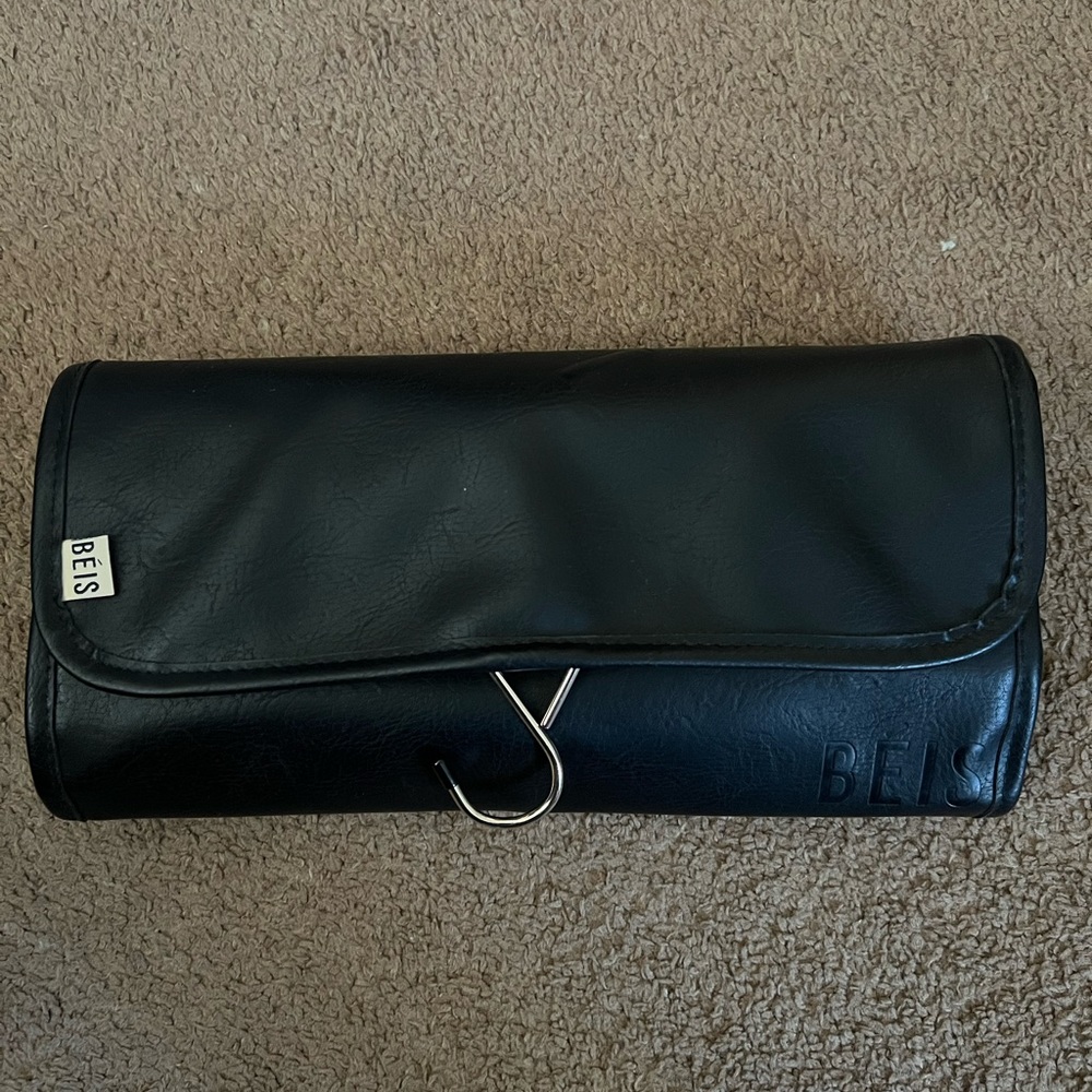 Beis hanging jewelry case